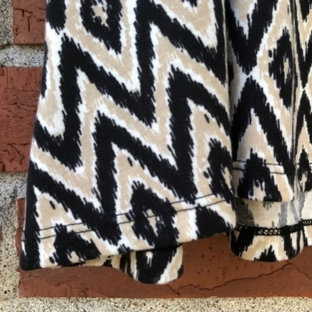 Dressbarn NWT Spring Cool Print White Black Tan Circle Skater Skirt